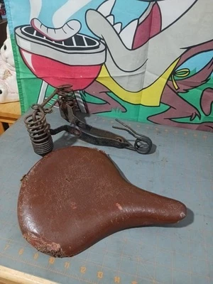 Asiento Springer 14" vintage para mujer/niño/bicicleta! ¡Necesita restauración! Foto 1 de 4