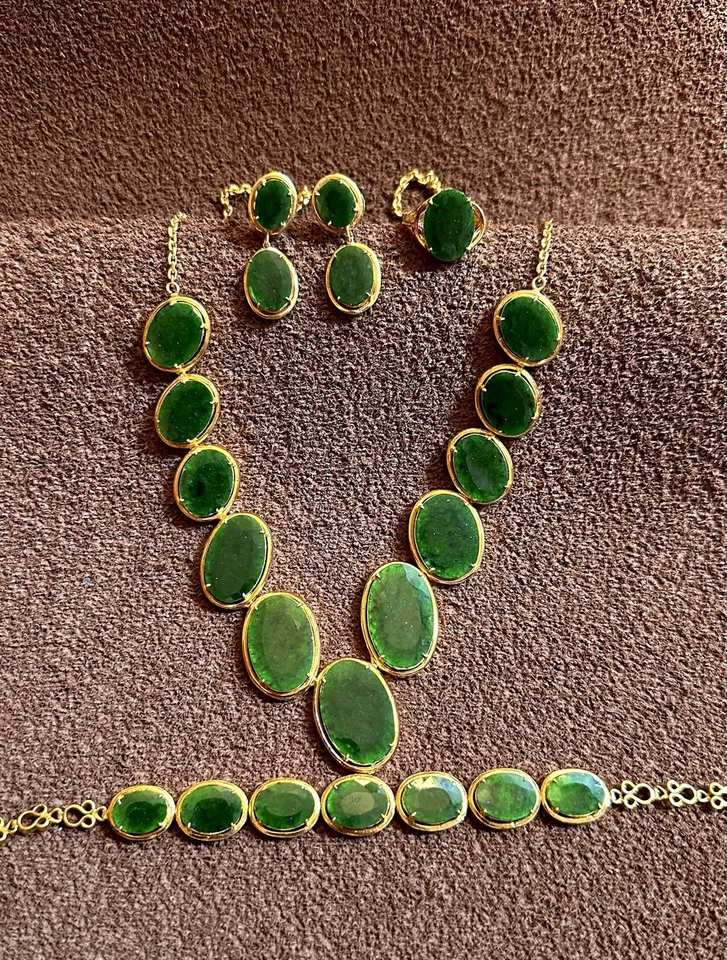 JUEGO DE PLATA CHAPADO EN ORO JADETIE NATURAL CERTIFICADO BIRMANIA TIPO A Foto 1 de 1