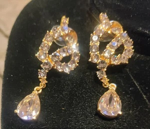 Impresionantes pendientes colgantes de cristal ahumado Oscar de la Renta - Imagen 1 de 3