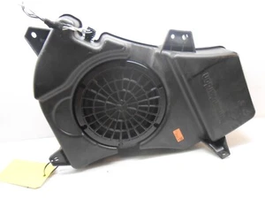 Altavoz subwoofer trasero Mercedes ML, GL, GLS OEM A1668202202 / 1668202202 DK0195 - Imagen 1 de 5