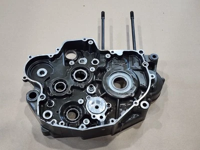 2004 Husqvarna TE450 TE 450 правая сторона картер двигателя половина нижнего конца - Изображение 1 из 4