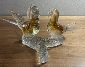 Estatuilla de vidrio artístico de Murano con rama de árbol de pájaros Love Dove de colección dorada, ámbar, transparente - Imagen 1 de 10