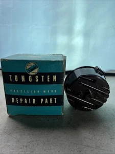 Vintage Tungsten Distributor Cap 8 Cyl DR414 NOS w/ Box - Picture 1 of 3