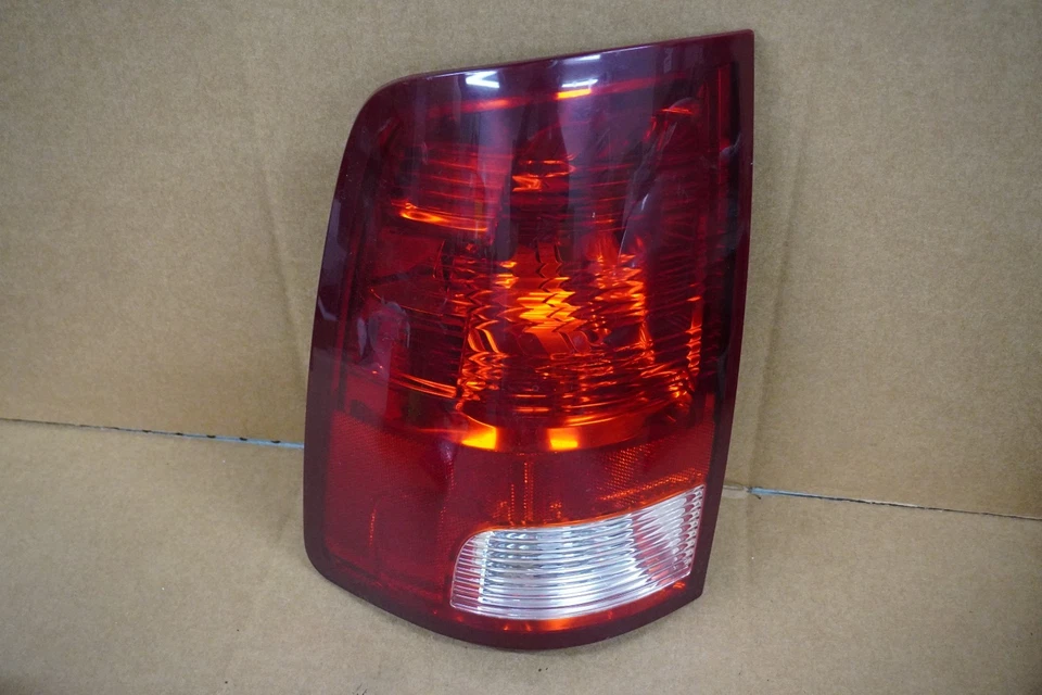 08 09 10 11 12 13 14 15 16 17 18 19 Ram 1500 luz trasera izquierda conductor 55277415AA Foto 1 de 4