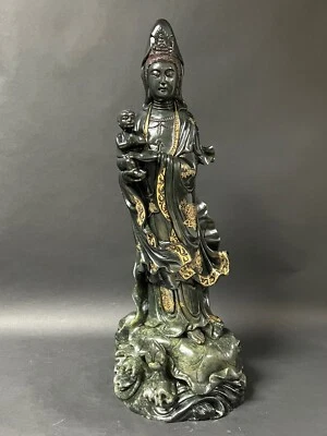 ARTE CHINO GRANDE TALLADO VERDE OSCURO PIEDRA DE JABÓN QUANYIN SOSTENIENDO A UN BEBÉ Foto 1 de 4