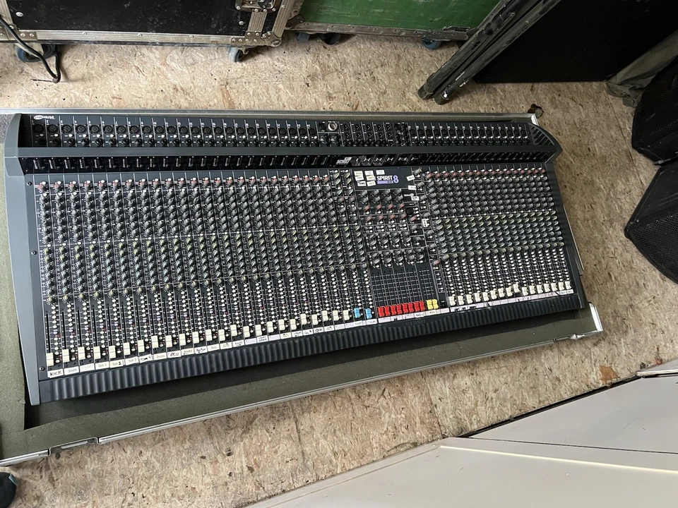 Placa de grabación Soundcraft Spirit 8 48 canales  Foto 1 de 1