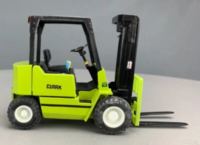 1:25 ERTL Diecast “Forklift” #1530 Clark GPS20 Lift Truck Boxed D0967 - Image 1 of 4