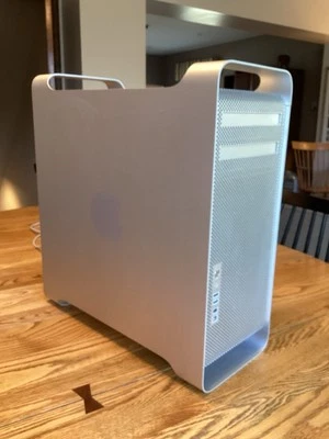 Apple Mac Pro A1186 Dual Core Intel Xenon 2.66 GHz, 1GB Memory - Image 1 of 4