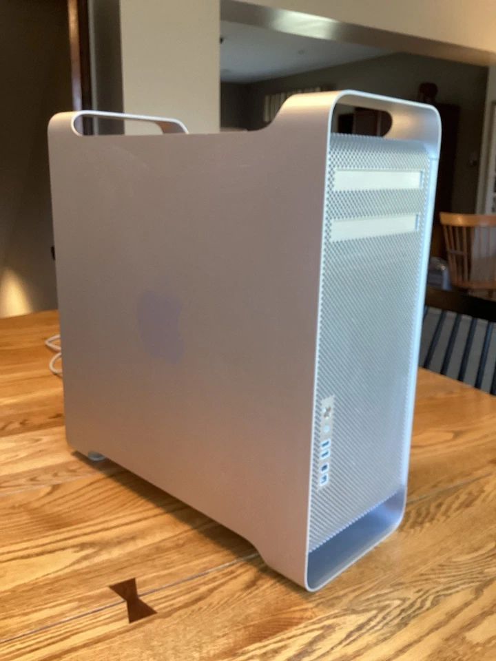 Apple Mac Pro A1186 Dual Core Intel Xenon 2.66 GHz, 1GB Memory - Image 1 of 4