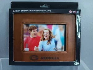 NEU NCAA UNIVERSITY GEORGIA BULLDOGGEN 6,75" x 8,75" LASERGRAVIERTER BILDERRAHMEN - Bild 1 von 2