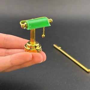 Lámpara de mesa de escritorio escala 1:12 miniatura latón verde casa de muñecas luz sin contacto - Imagen 1 de 17