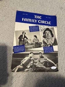 Ray Bolger Signed Scarecrow of Oz Wizard of Oz Family Circle Magazine JSA Auto - Picture 1 of 6