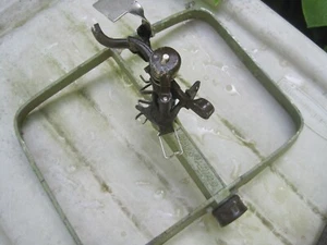 Vintage RAIN BIRD No. 25 Impact Sprinkler Head With Nozzle & METAL Base-UNTESTED - Picture 1 of 4