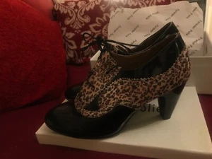 Gorgeous & stylish leopard print & black lace up heeled shoes size 7 - Picture 1 of 5