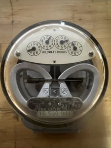 Medidor monofásico General Electric de 10 amperios 230/240 vatios-hora - Imagen 1 de 8