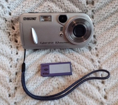 Sony  Cybershot DSC-P72 3.2MP Silver 64MB Memory Stick Digital Camera Tested - Image 1 of 4