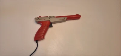 (Original 1985 Zapper Gun Authentic NES- Tested Works (READ DESCRIPTION) - Image 1 of 3