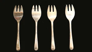 Juego de 4 tenedores de postre plateado vintage Sheffield England Pat 1027708 - Imagen 1 de 4