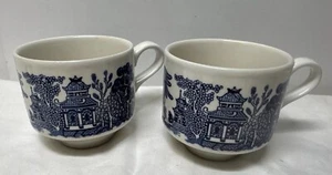 Juego de 2 tazas de café/té Churchill Blue Willow China vintage hechas en Inglaterra - Imagen 1 de 9