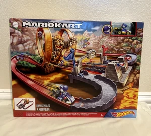 Mattel Hot Wheels Mariokart Bowsers Castle Chaos Track Set Blue Yoshi NEW 🔥 - Picture 1 of 2