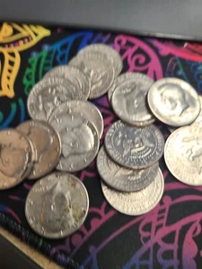 Lot of 16 1971 Kennedy Half Dollars - Picture 1 of 2