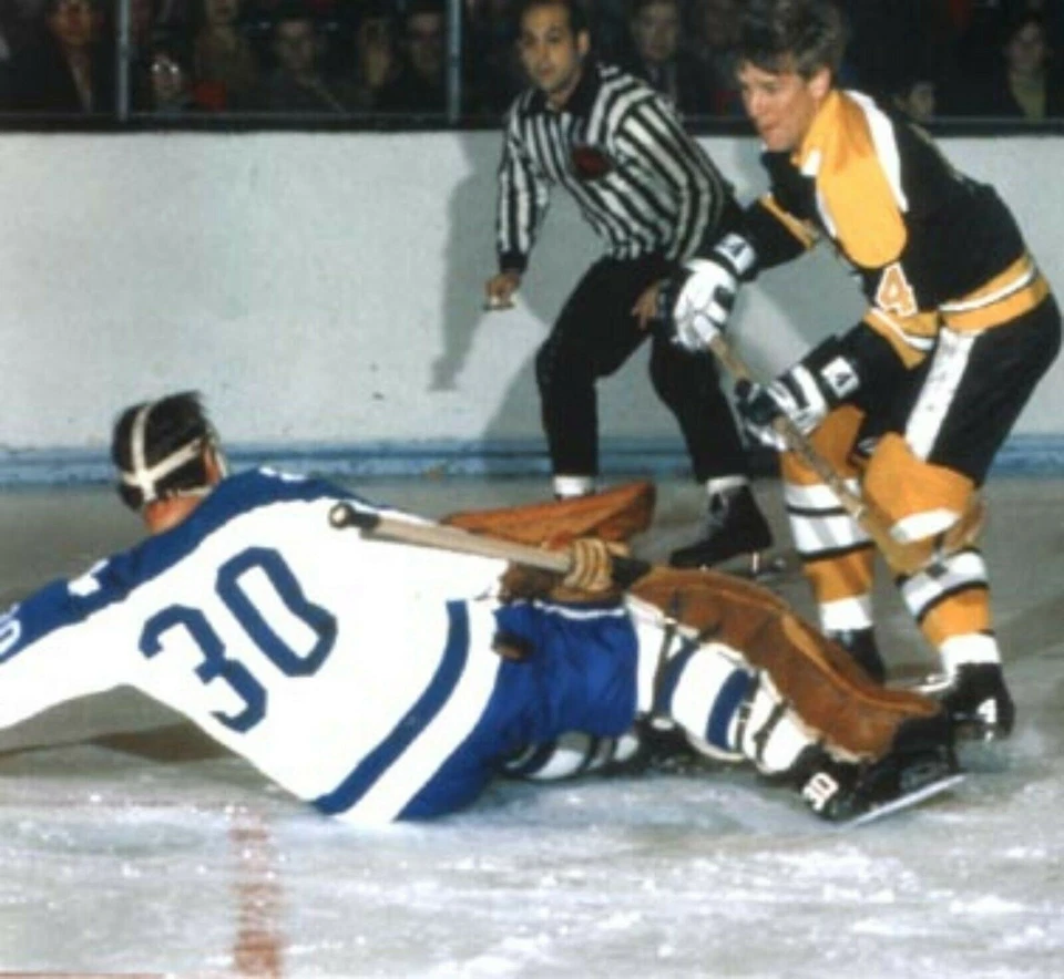 FOTO DE HOCKEY BOBBY ORR BOSTON VS BERNARD PADRE GOLAIE TORONTO 8X10 Foto 1 de 1