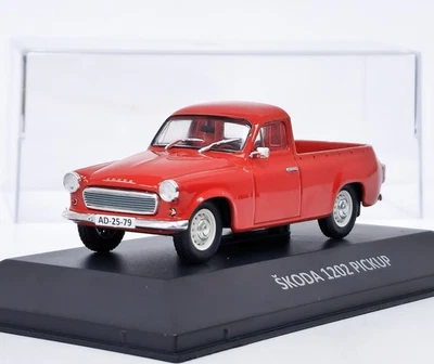 DE AGOSTINI Skoda 1202 Pick-up (1964) rot + Plexiglasbox DeA 1:43