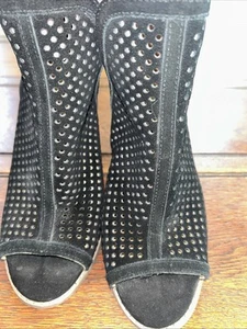 Lucky Brand women's Perforated Black Suede 3.5" Block Heel Peep Toe Booties 7M - Picture 1 of 6