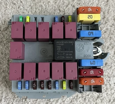 Intelligent Power Distribution Center Replace# 68305537AB - Image 1 of 4