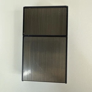 Zigarettenetui mit USB Feuerzeug passend für Regular & King Size Wiederaufladbar Schwarz Neu - Bild 1 von 9