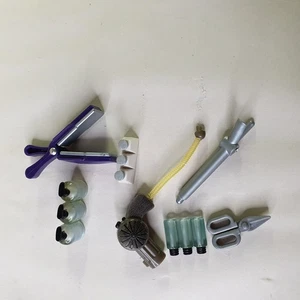 Vintage Bratz Hair Accessories Straightener Curling Iron Bottles Scissors - Picture 1 of 4