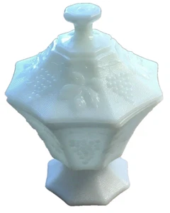 ANCHOR HOCKING VTG MILK GLASS COVRD COMPOTE FOOTD CANDY DISH GRAPES OCTAGN PANLD - Picture 1 of 9
