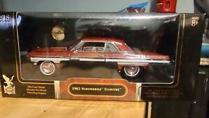1962 Oldsmobile Starfire 1:18 Scale Diecast Car Red Road Signature Series NIB