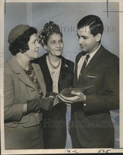 1965 Press Photo New Orleans Police Hurricane Fund Committee Honored by DAR