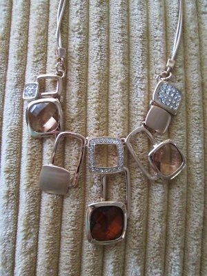 Viennois Diseño Chapado en Oro Circonita Topacio 18" Estación Collar Foto 1 de 4