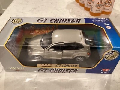 Motormax 1:18 Chrysler GT Cruiser - #73107 - Image 1 of 3