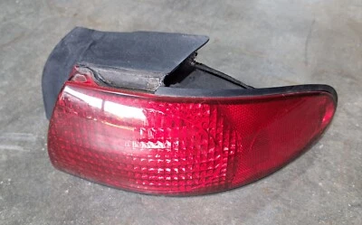 Lámpara trasera derecha Ford Contour 1996 lado del pasajero, 99-05 Foto 1 de 4