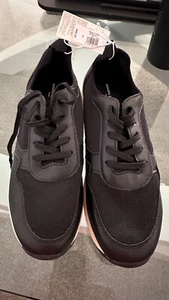 Banana Republic Tennis Shoes Womens 10 Black Knit Sneaker NWT New  SOLD OUT! - Picture 1 of 2