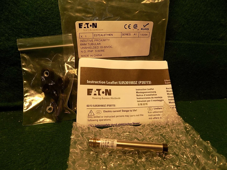 Lot of (1) Eaton E57EAL6T111EN PNP 3-pin M8 Inductive Sensor NEW - Image 1 of 1