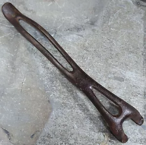 Antique Double Sided Cast Iron Stove Burner Plate Pot Lifter Tool Handle - Picture 1 of 3