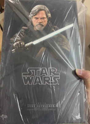 Nuevo Hot Toys MMS458 Star Wars The Last Jedi Luke Skywalker Mark Hamill en stock Foto 1 de 3