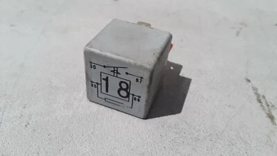 VOLKSWAGEN EUROVAN GLS 1999-2003 BLOQUE CAJA DE FUSIBLES 12V 40A RELÉ MULTIFUNCIÓN OEM Foto 1 de 4