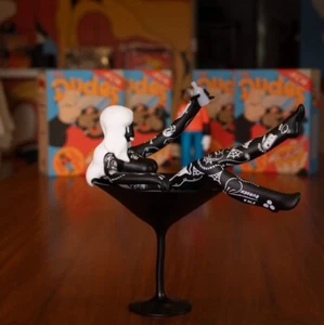MCBESS Extra Dry Inverse seltene Variante weiche Vinyl Puppe Figur Kunst Spielzeug les martini - Bild 1 von 4