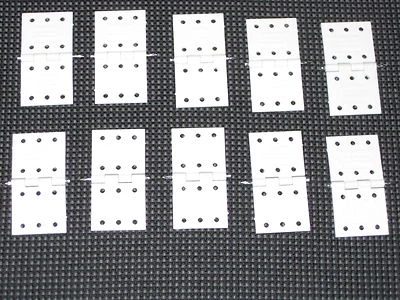 10 Stück Nylon Scharniere 39x20mm von Kavan montiert für 1:4 Modelle 0073/04
