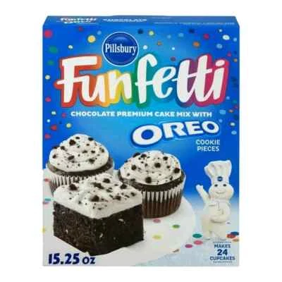 Pillsbury Funfetti шоколадный торт премиум-класса с кусочками печенья Oreo 15,25 унц - Изображение 1 из 4