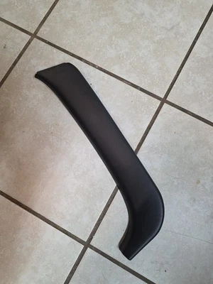 02-06 GMC Envoy XL задняя левая водительская дверь внутренняя отделка окна молдинг 15199260 - Изображение 1 из 2