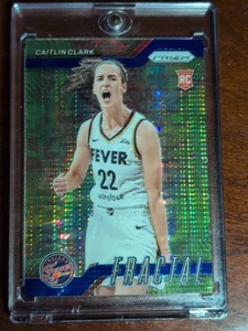 2024 Panini Prizm WNBA - Fractal Caitlin Clark #1 Blue Pulsar Prizm /199 (RC) - Foto 1 di 3