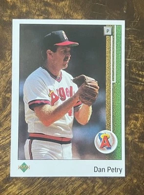 1989 Upper Deck #552 Dan Petry California Angels Baseball Card - Image 1 of 2