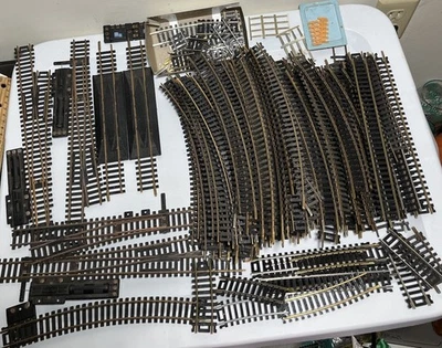 Vintage Lot Over 100 Pc ATLAS HO SCALE TRACK 18” R Curved Brass & Sliver READ MO - Image 1 of 4