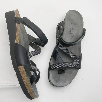Sandalias Naot Giovanni de cuero negras para mujer 11 EU 42 cuña con tachuelas de cristal Foto 1 de 4